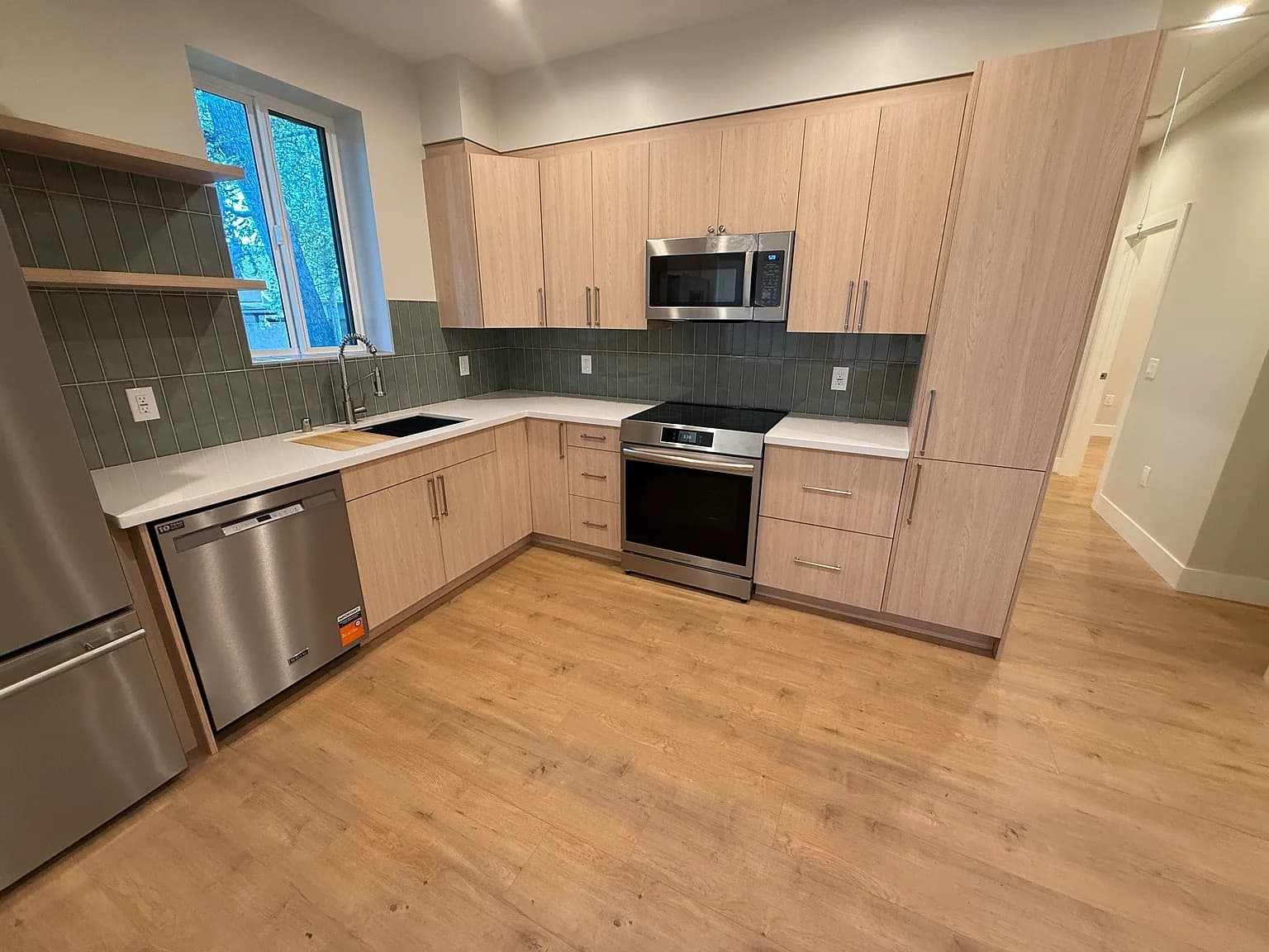 283 Lola — photo 2 of 9